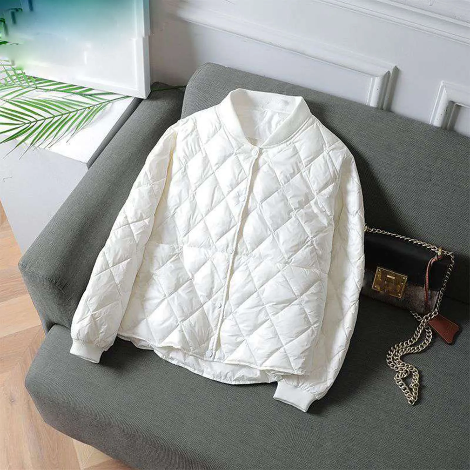 2024 New Fashion Ultra Light Down Cotton Outwear Women Short Quilted Cotton Jacket Autumn Single Breasted Cotton-Padded Jacket