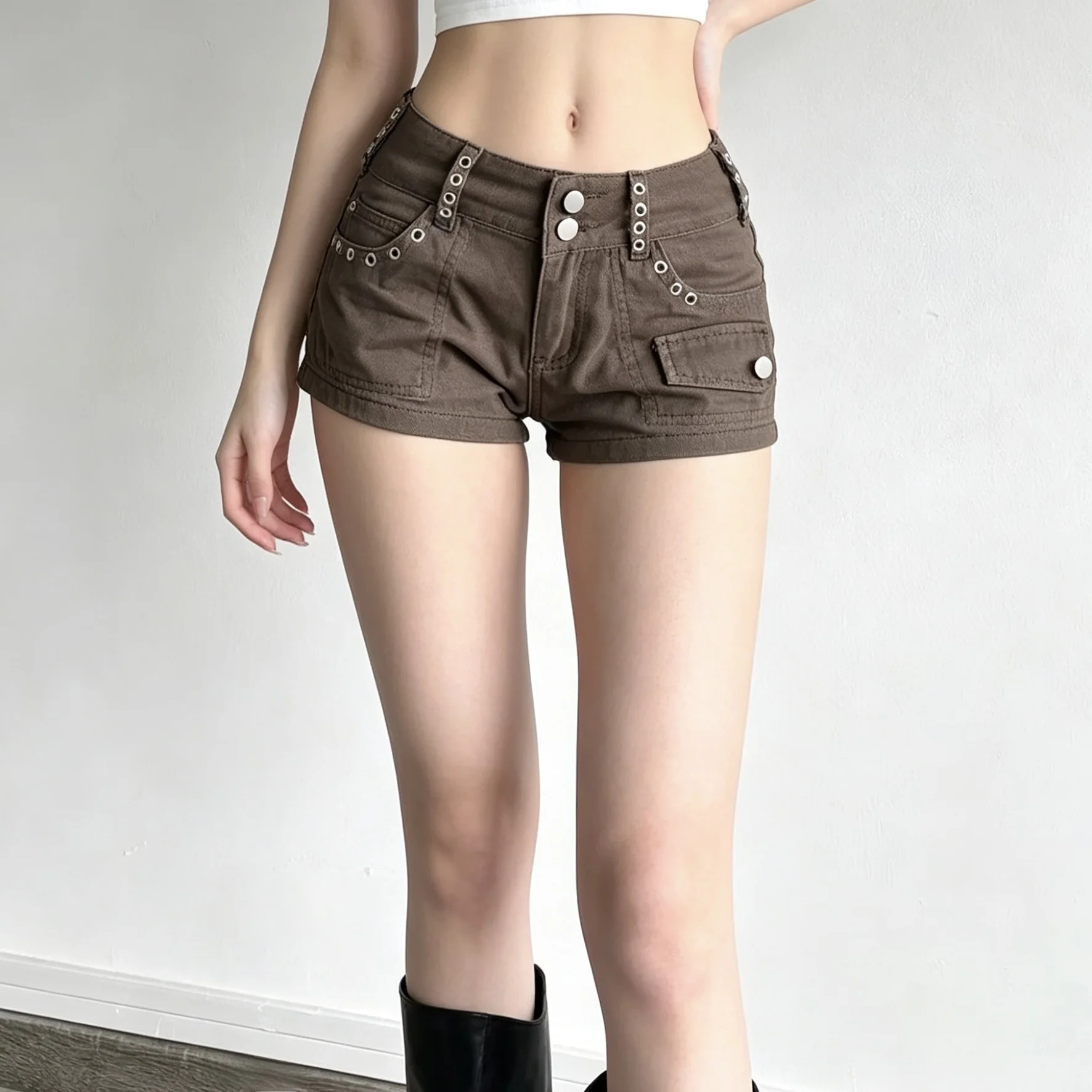 Summer Brown Denim Short Pants Women's 2026 New Design Sense Hot Pants Slimming Spicy Girl Clothing Trendy Low Waist Jeans