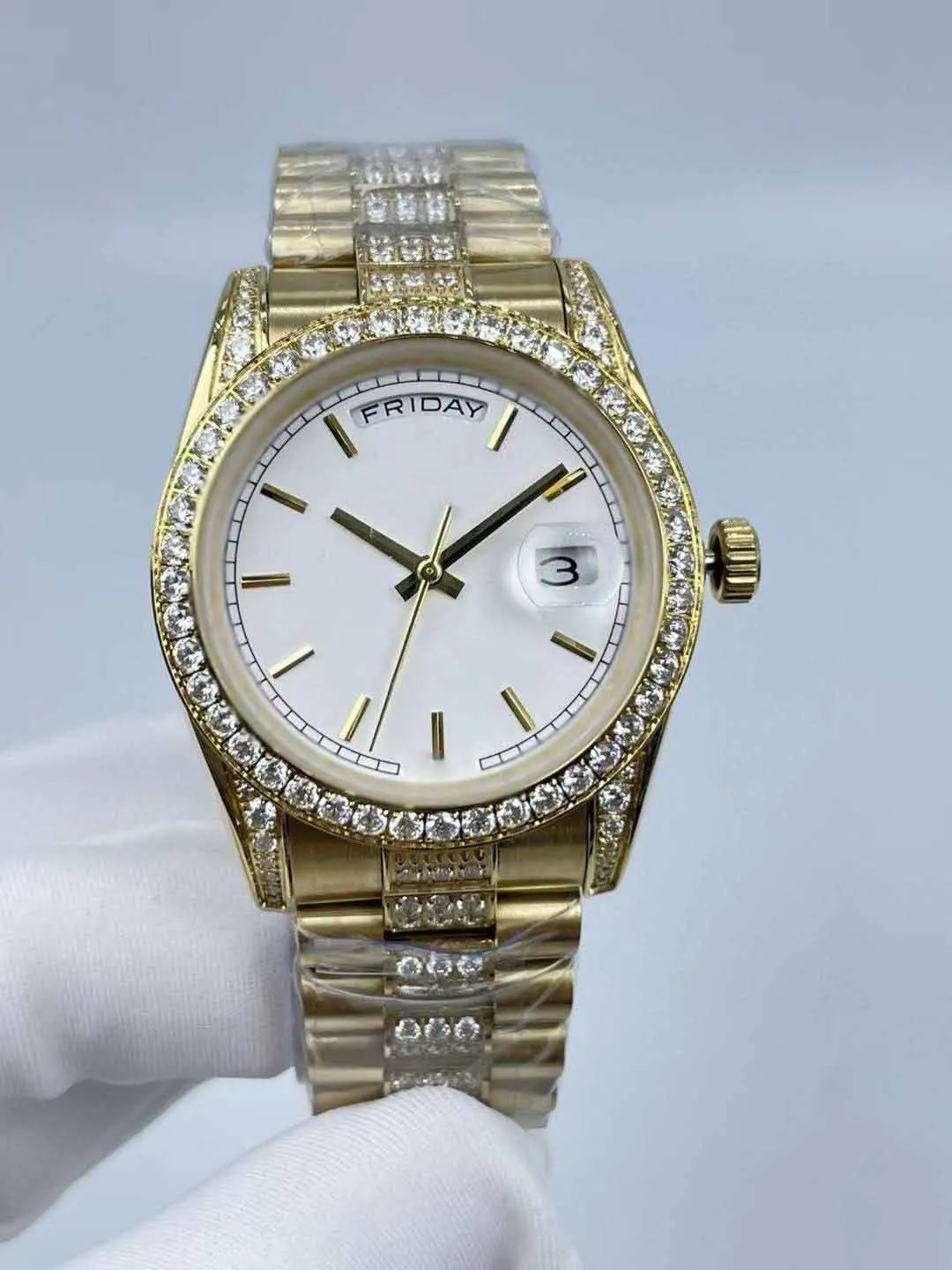 Exquisite Fashion Waterproof Watch for Women - 36mm, Diamond Pit Pattern, Calendar Window, Steel Band