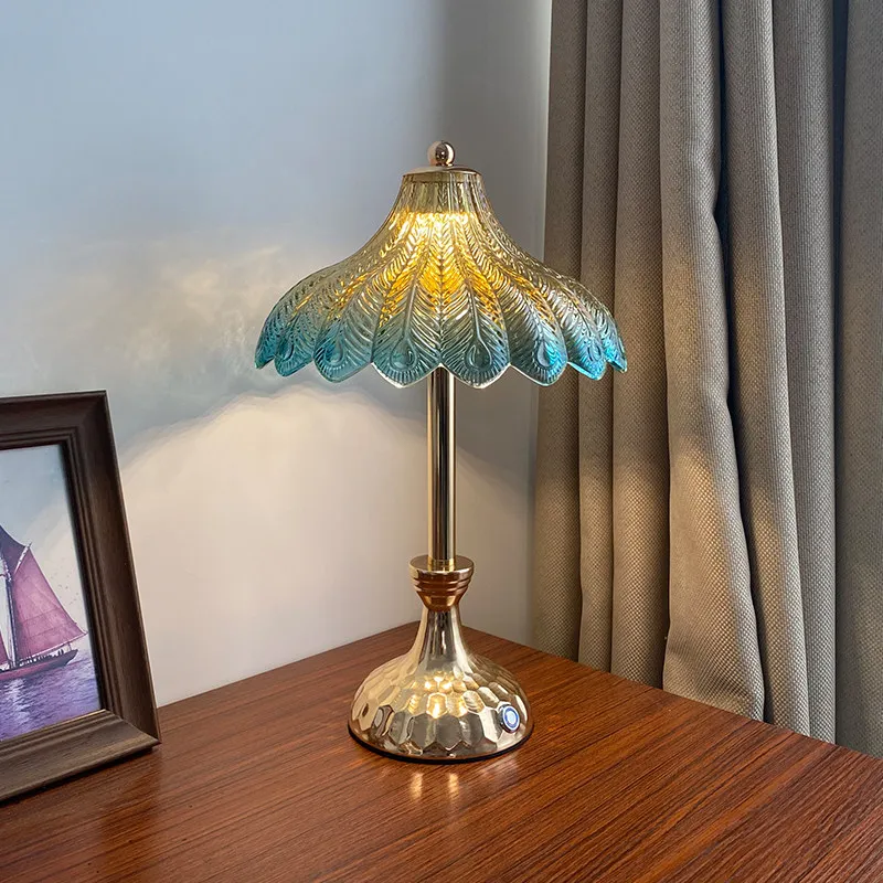

French retro style Nordic personalized desk lamp designer bedroom bedside lamp homestay hotel study glass ambient light
