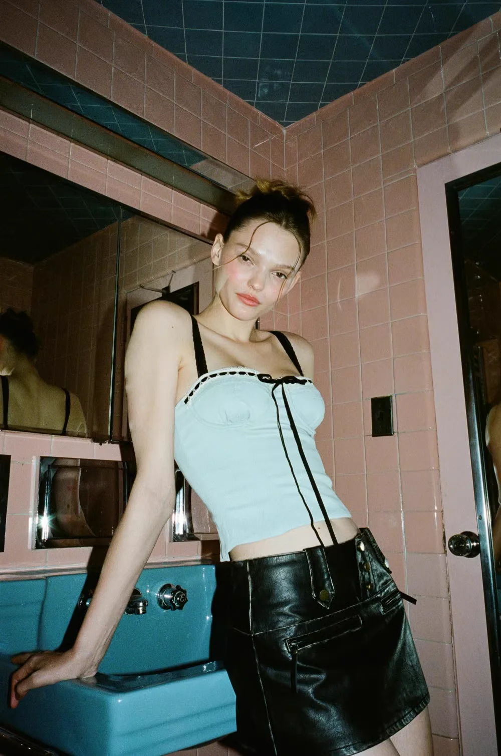 

Sexy ort Crop Top Women's Svel Strapl Vest with Jean Strappy Bal Trendy Color Winter 2023 Faion