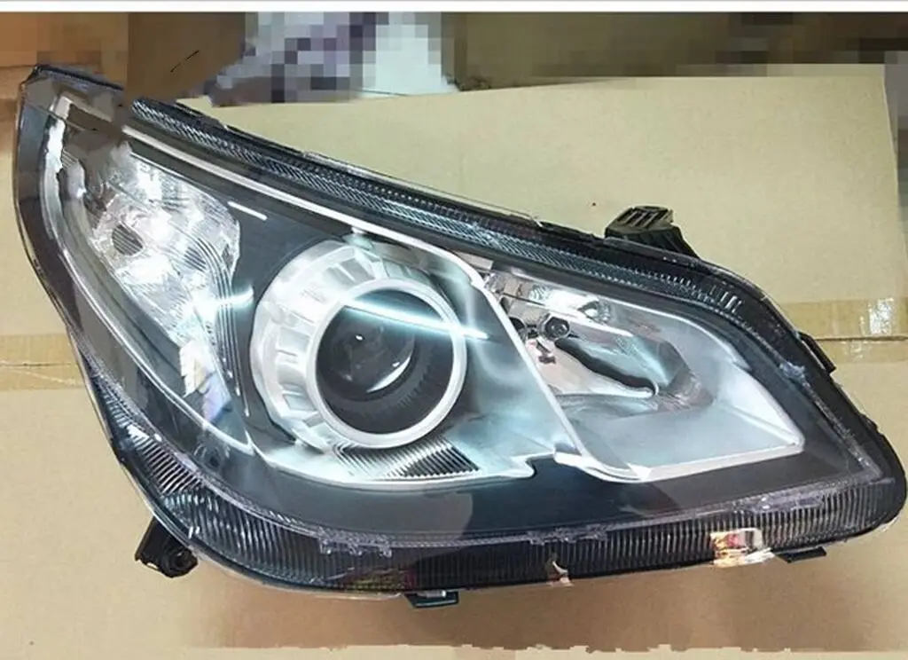 

1pcs Headlight assy. left / right side for Chinese SAIC MG5 2011 - 2014 Auto car motor parts 30030323 / 30030322