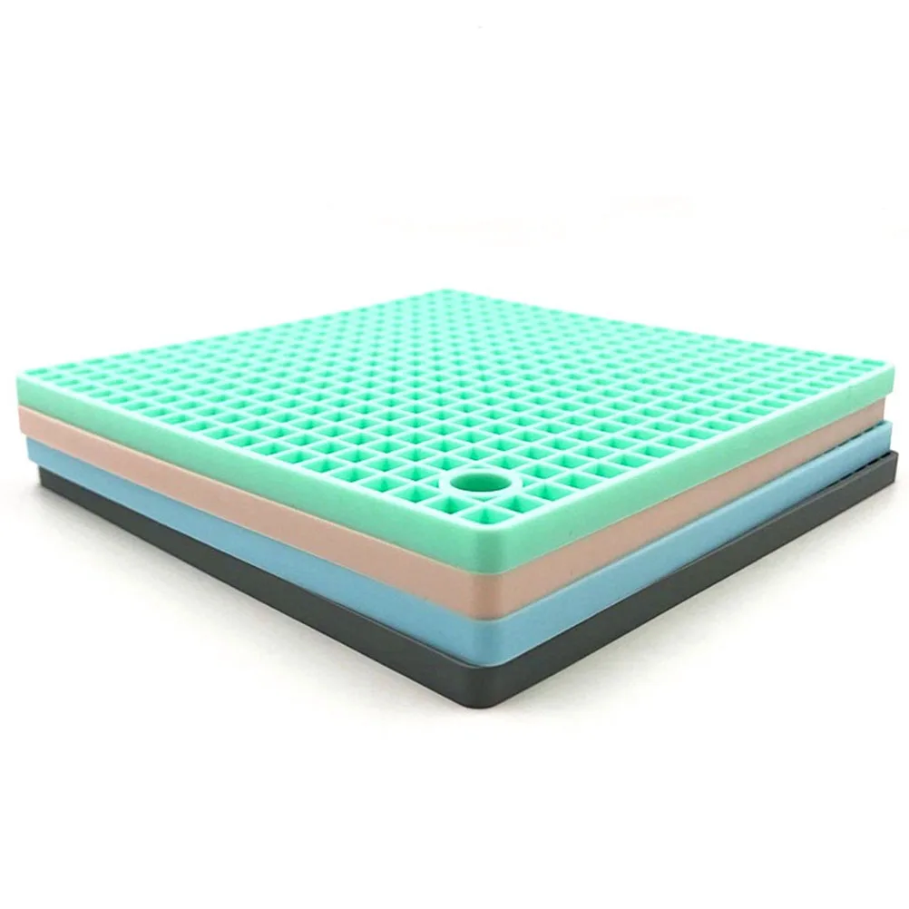 

2Pcs Heat Insulation Table Placemats Premium Silicone Material Exquisite Workmanship Grid Design for Home Pink