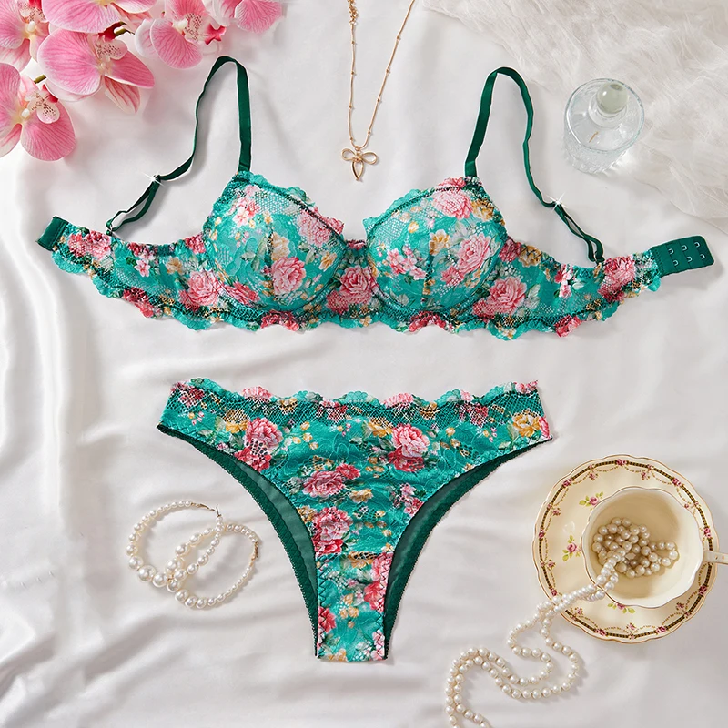 

Summer Sexy Female Lingerie Romantic Lace Lingerie Fancy Underwear Three-Point Lingerie Set Breathable Thin Bra and Panties Sets
