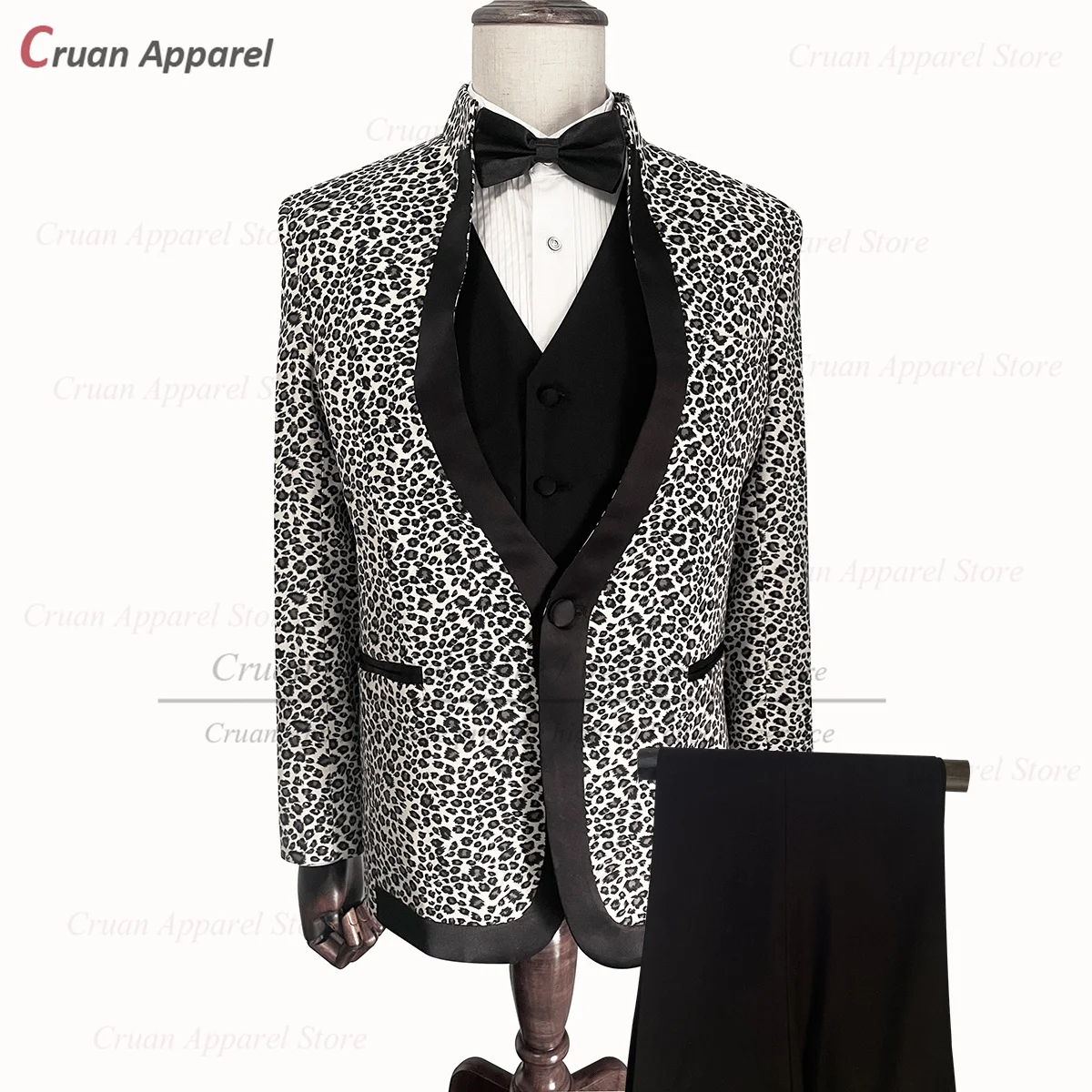 

Leopard Printed Men Suit 3 Pieces Slim Fit Fashion Designs Stand-up Collar Groom Tuxedos Custom Wedding Jacket Vest Pants Set