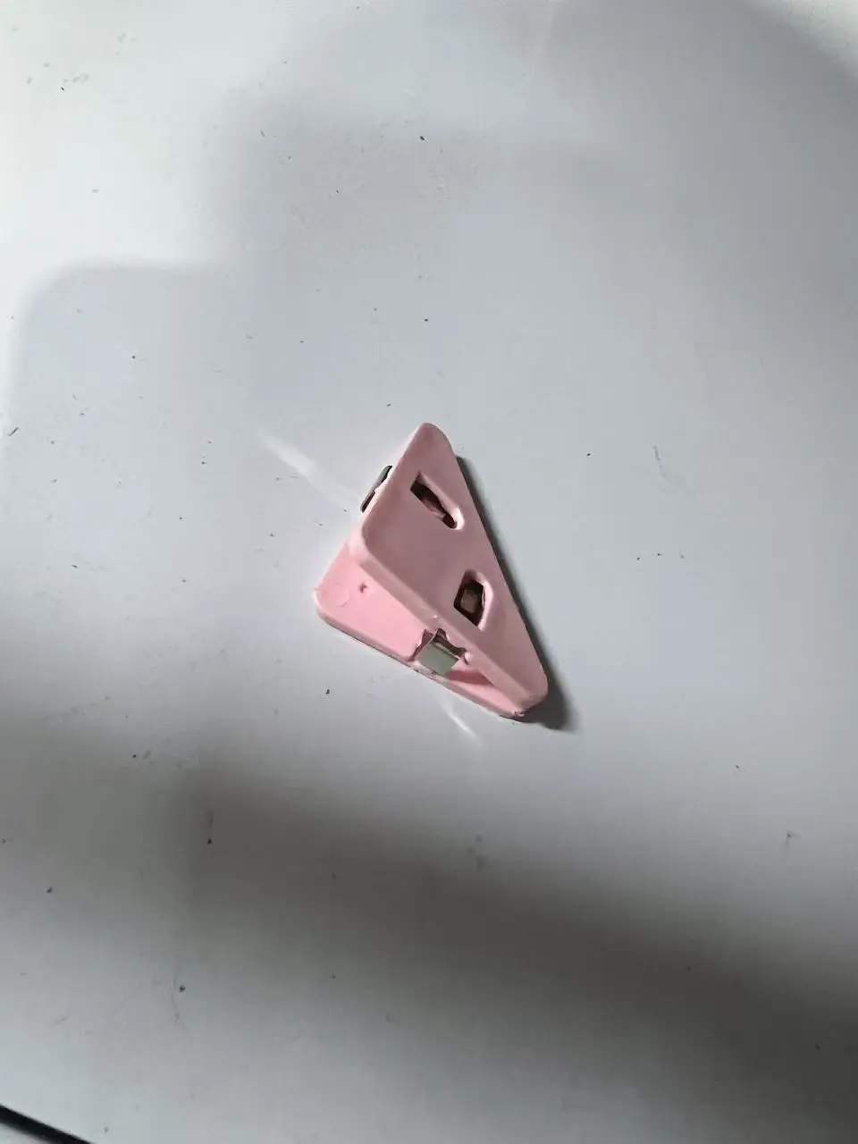 Duckbill clip edge clip side