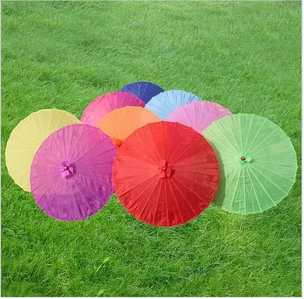 Chinesischer Farbiger Stoff-Regenschirm Weiß-Rosa Sonnenschirme Traditioneller Chinesischer Tanz-Farbschirm Japanische Seiden-Requisiten – Detail 16
