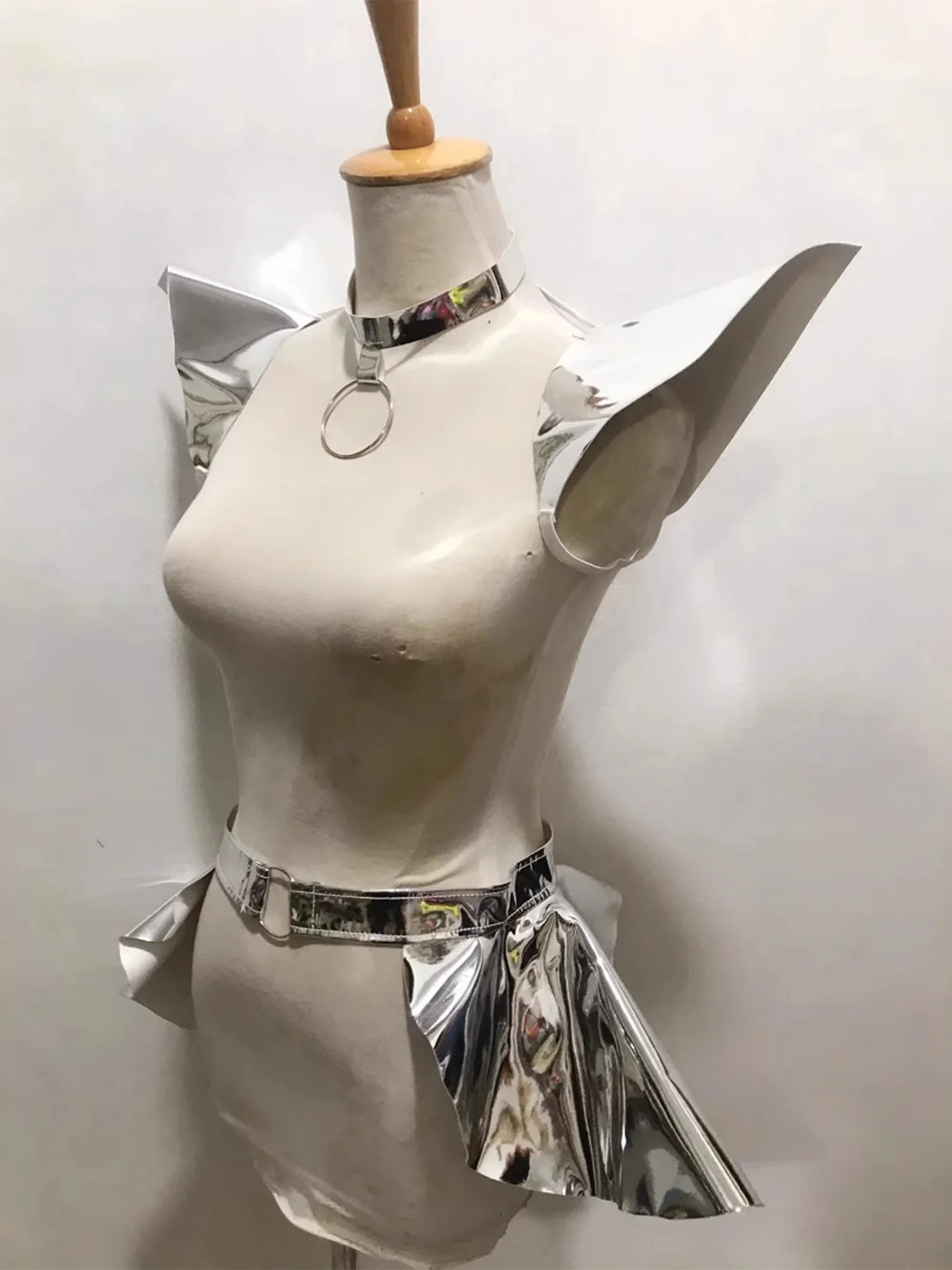 

Gothic Punk Exaggerated Shoulder Armor Shoulder Boleros Exaggerated Dazzling Flying Shoulder Vest Restraint Harness Belts Skirts