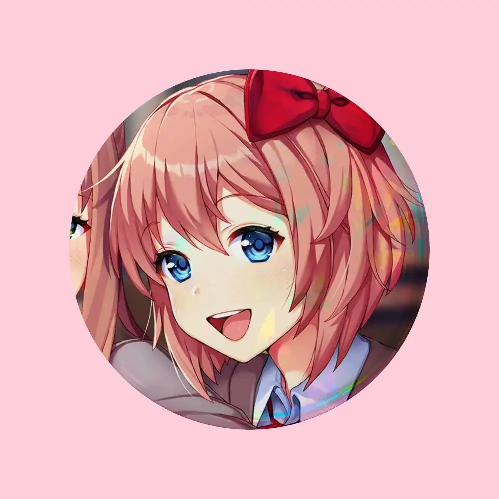 Cartoon-Spielfigur Sayori Anstecknadeln 25 32 44 58 75 mm Runde Cosplay-Pins Taschendekoration Fans Sammlerstücke Freunde Geschenke Brosche Souvenir – Detail 11