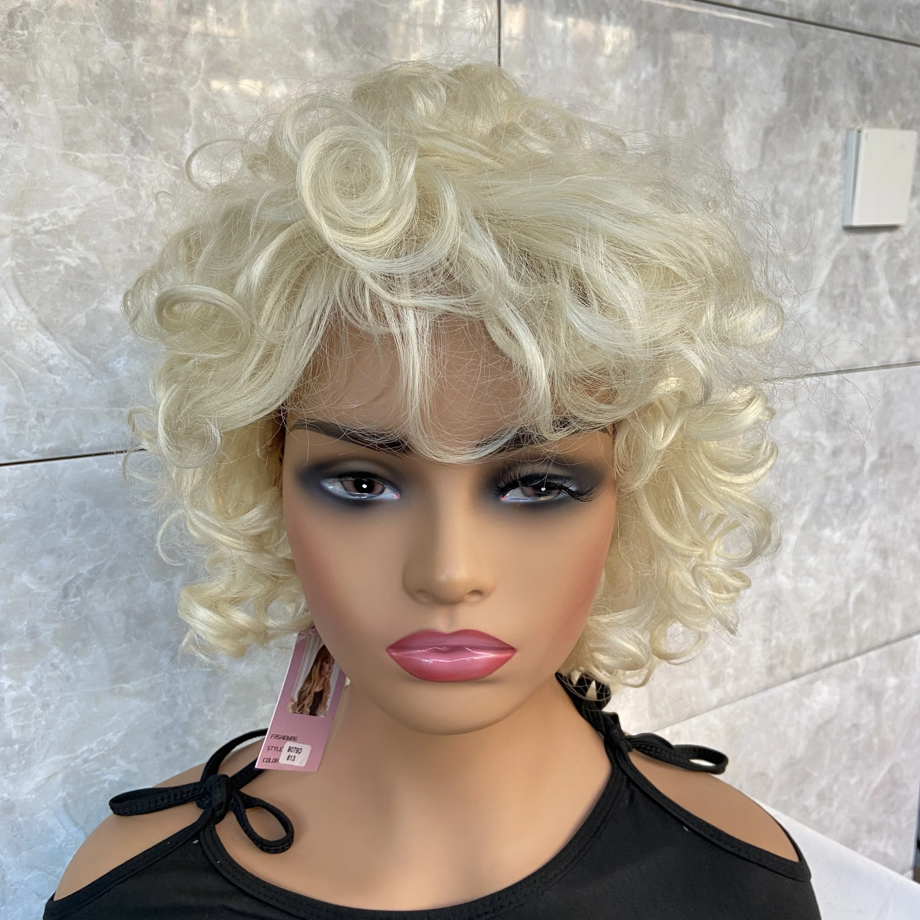 Fashiomag Penteado Curvo Curto Fofo Loiro # 613 perucas de cabelo sintético feminino macio natural uso diário