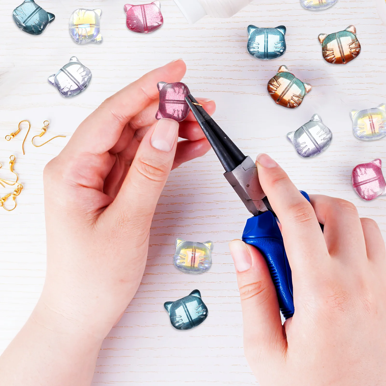 

50Pcs Cute Cat Beads Glass Loose Beads for Bracelets Jewelry Making Craft Projects Animal Charm Bead Set Jewelry Beads,