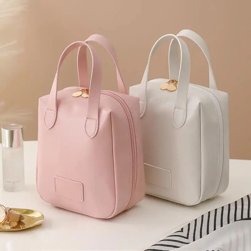 Borsa per cosmetici di grande capacità Borsa da viaggio portatile da donna Borsa da viaggio per trucco in pelle PU impermeabile femminile Hangbag
