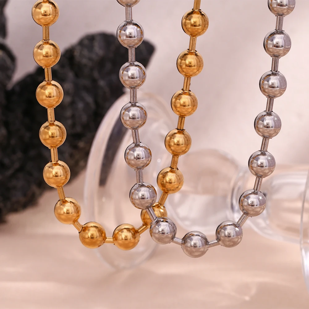 E.B.belle Halskette mit runden Perlen, schlicht, hypoallergen, silberfarben, 316L-Edelstahl, Schmuck, 18 Karat vergoldet, Dekoration – Detail 3
