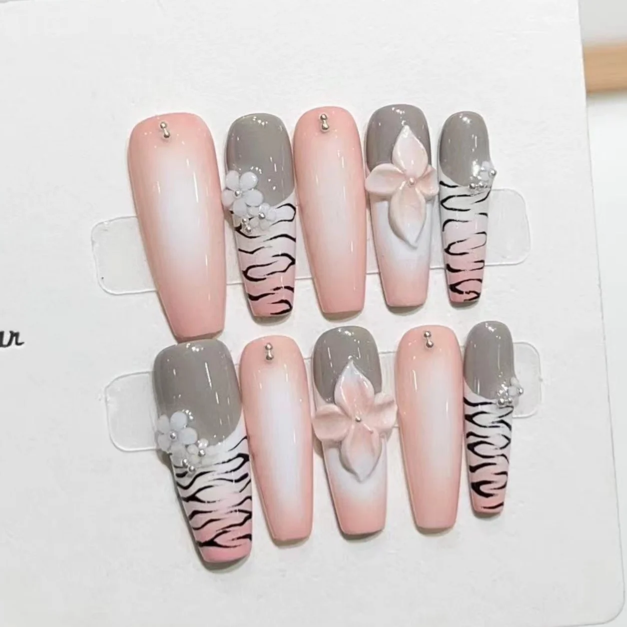 10pcs Handmade Blush Pink False Nails Gadient Orange Long Coffin Wearable Fake Nail With 3D Flower Decor Press On Nails French