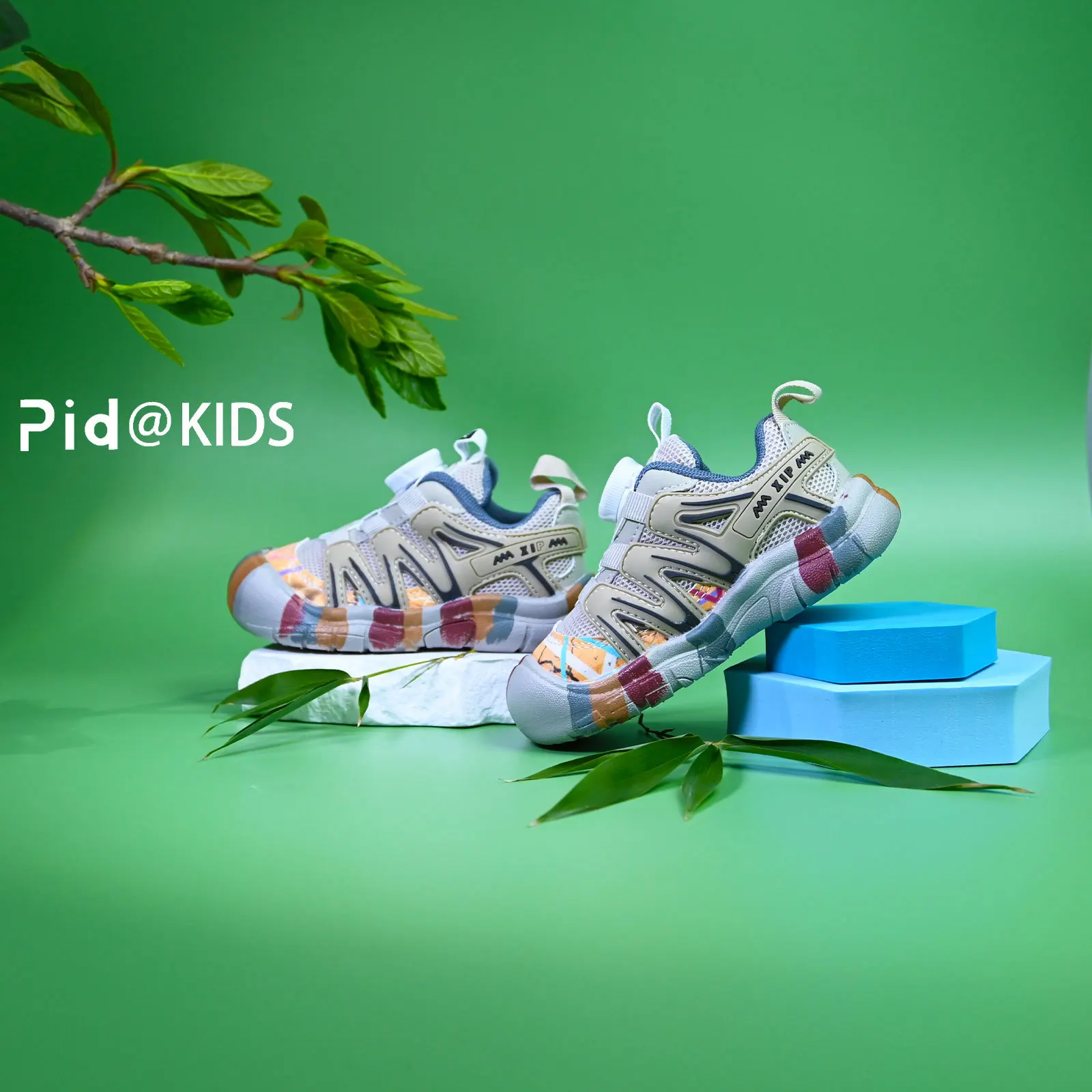 

2026 New Boys Girls Casual Shoes Toes Capped Breathable Kids Tennis Shoes Rotating Button Children Sports Shoes Soft Sole