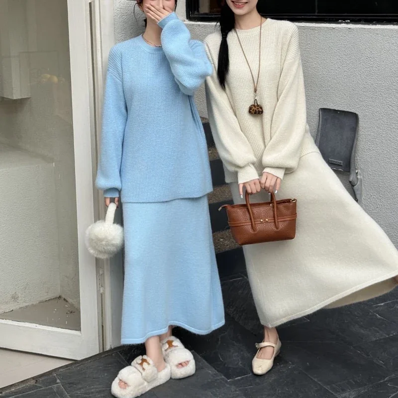 

2025 Lazy Style Soft Sticky Knitted Set Skirt Women's Design Sense Blue Round Neck Sweater Half Body Skirt Two Piece Set