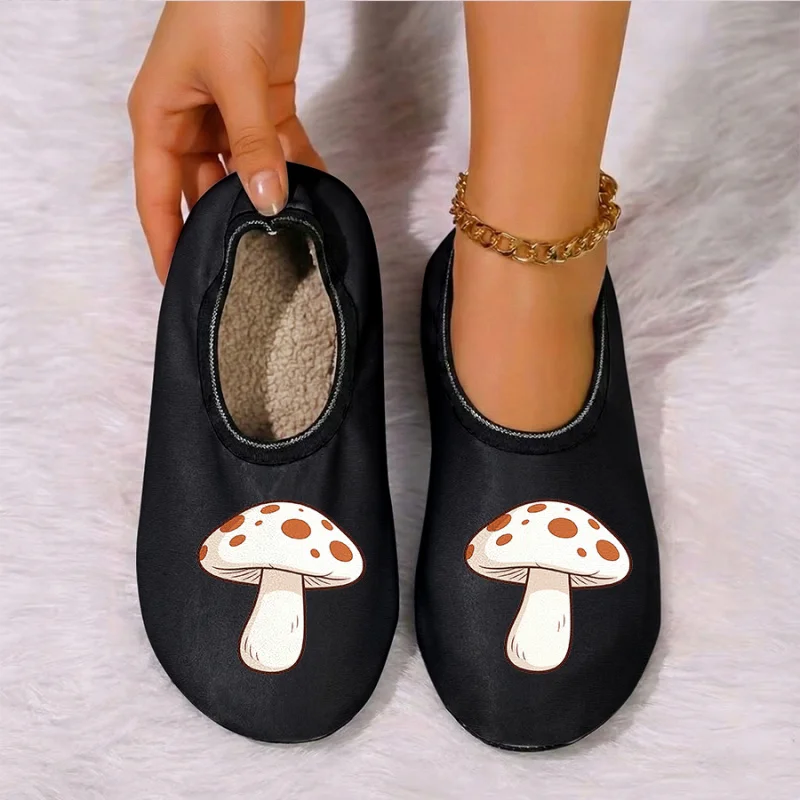 

Четырехсезонные носимые пары с мультяшным птичьим принтом и тонкой бархатной подкладкой, дышащие, высокоэластичные, противоскользящие тапочки для пола.