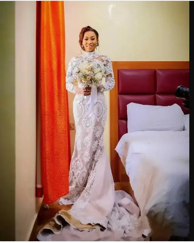 ที่กําหนดเองภาพลวงตาชุดเดรสเมอร์เมดใหม่คอ Aso Ebi ลูกไม้ Applique แขนยาวแอฟริกันมุสลิมทรัมเป็ตชุดเจ้าสาว