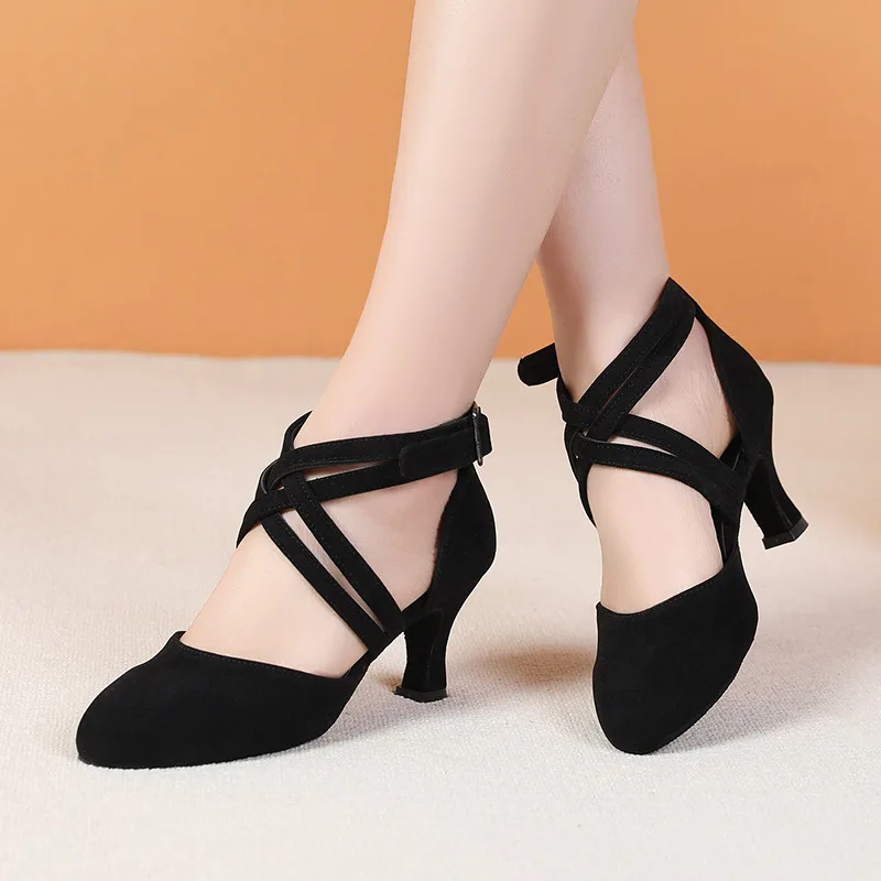 

Ladies' Dance Shoes Double Crossed Striped Mid Heeled Dance Shoes Suede Leather Soles Latin Dance Shoes Women's Dance Shoes