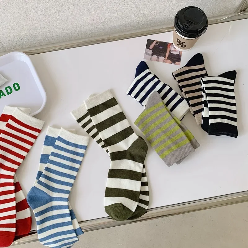 Długie skarpetki damskie w paski z bawełny Stripe Harajuku Japońskie Koreańskie Skarpetki w Paski Jesień Zima Moda Codzienne Wygodne Skarpetki Dziewczęce