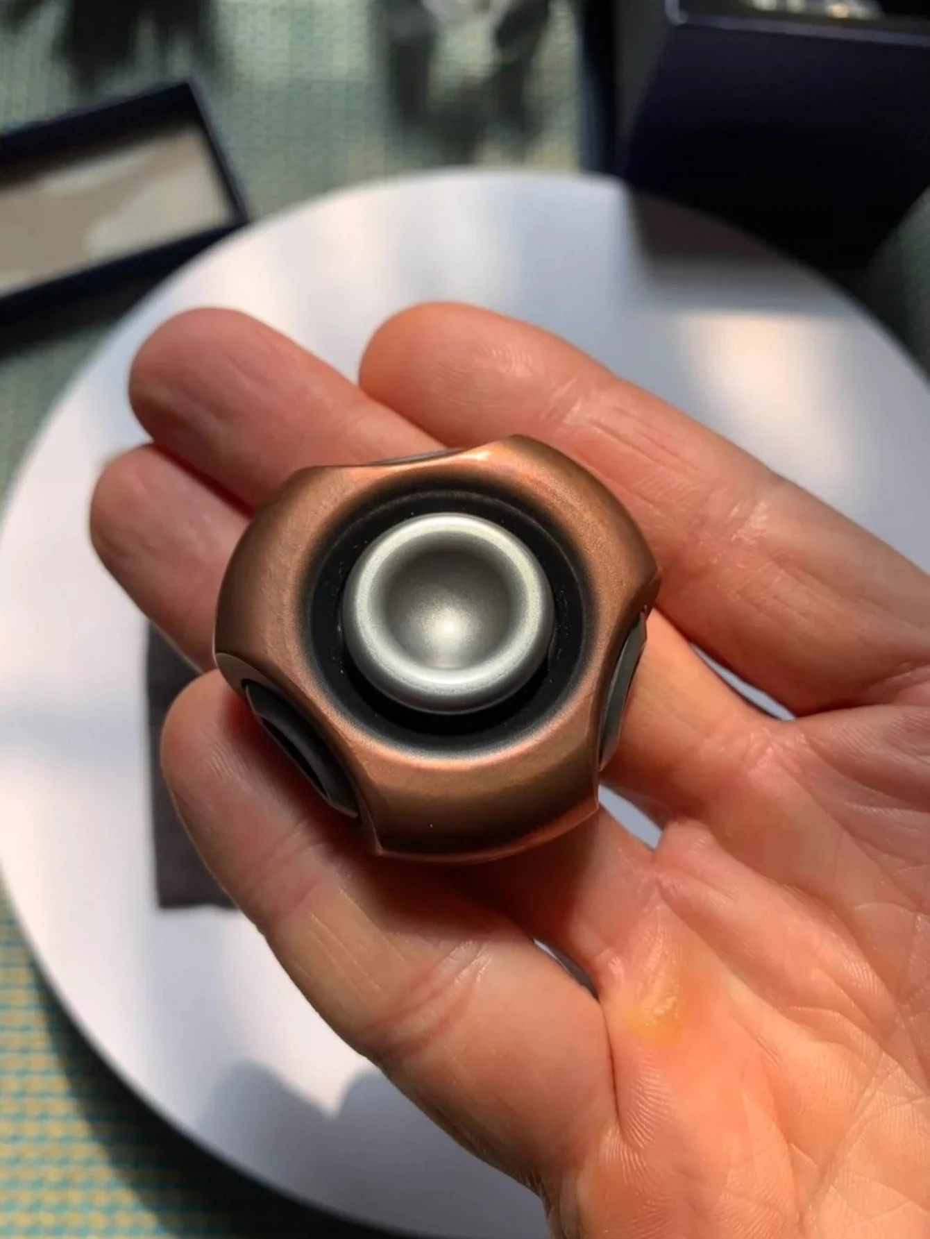 MUYI Spacetime Wormhole نسخة من الفولاذ المقاوم للصدأ من النحاس الأرجواني