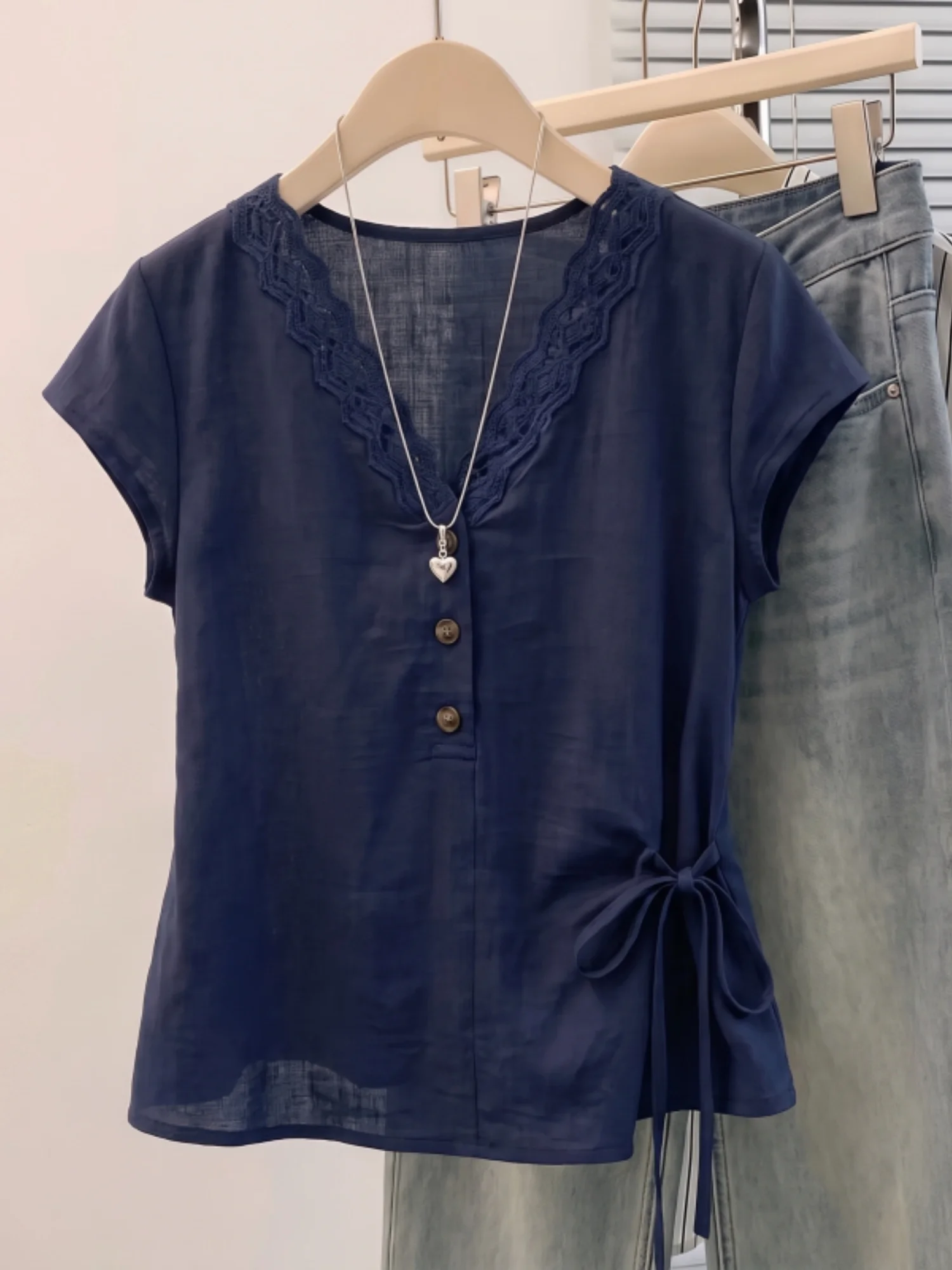 Elegant V-neck Lace Short Sleeve Shirt Women's plus Size Versatile Slimming High-End Feeling Casual Fashion Summer Shirt
