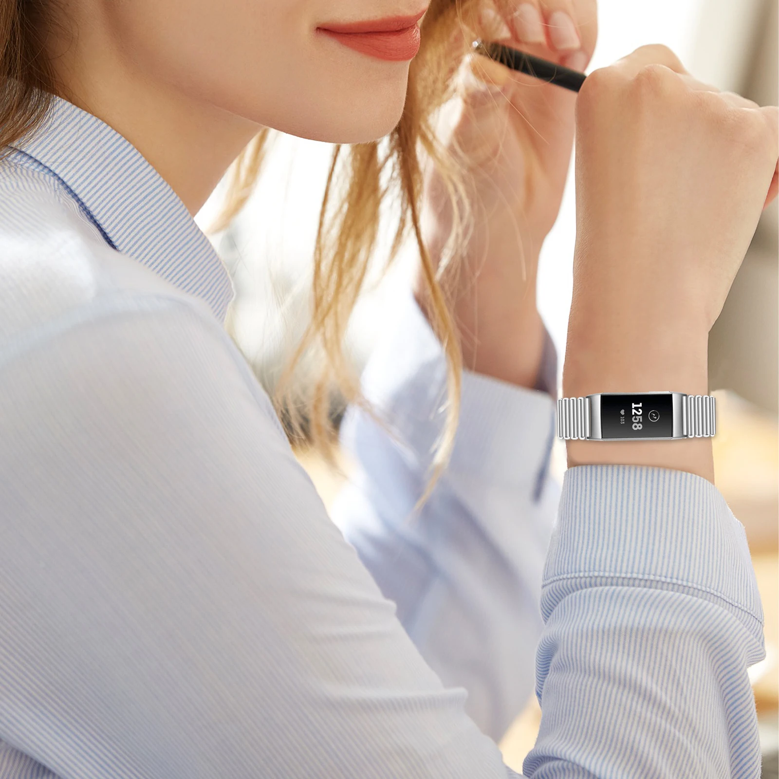 For Fitbit Charge 3 / 4 / 3 SE Fashionable Smart Watch Band Stainless Steel Loop Back Strap - Silver