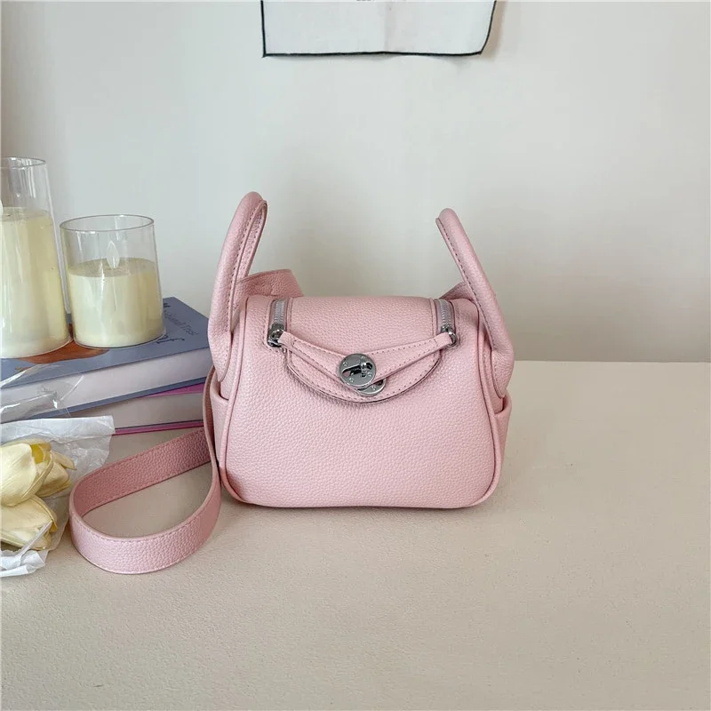 

Elegant Leather Handbag Tote Bags Ladies - Shoulder Strap Messenger Style With Timeless Classic Appeal