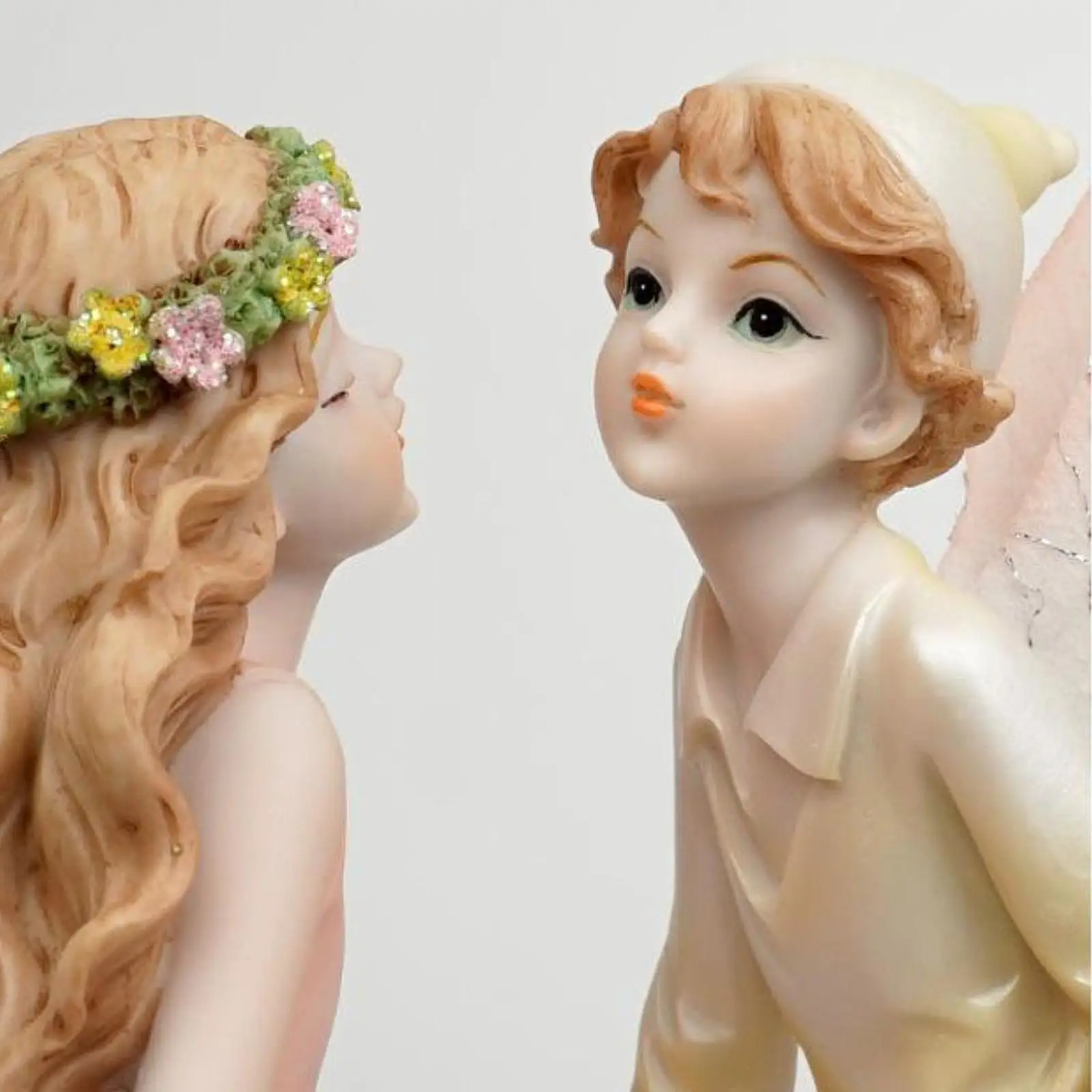 Kissing Couple Angels Sculpture Romantic Remember Beautiful Moment Home Decor Ornament for Weddings Holiday Valentine's Day Gift