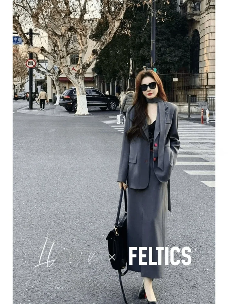 

Элегантный деловой комплект: женский приталенный пиджак, легкая юбка с разрезом, уникальный дизайн, модный повседневный стиль