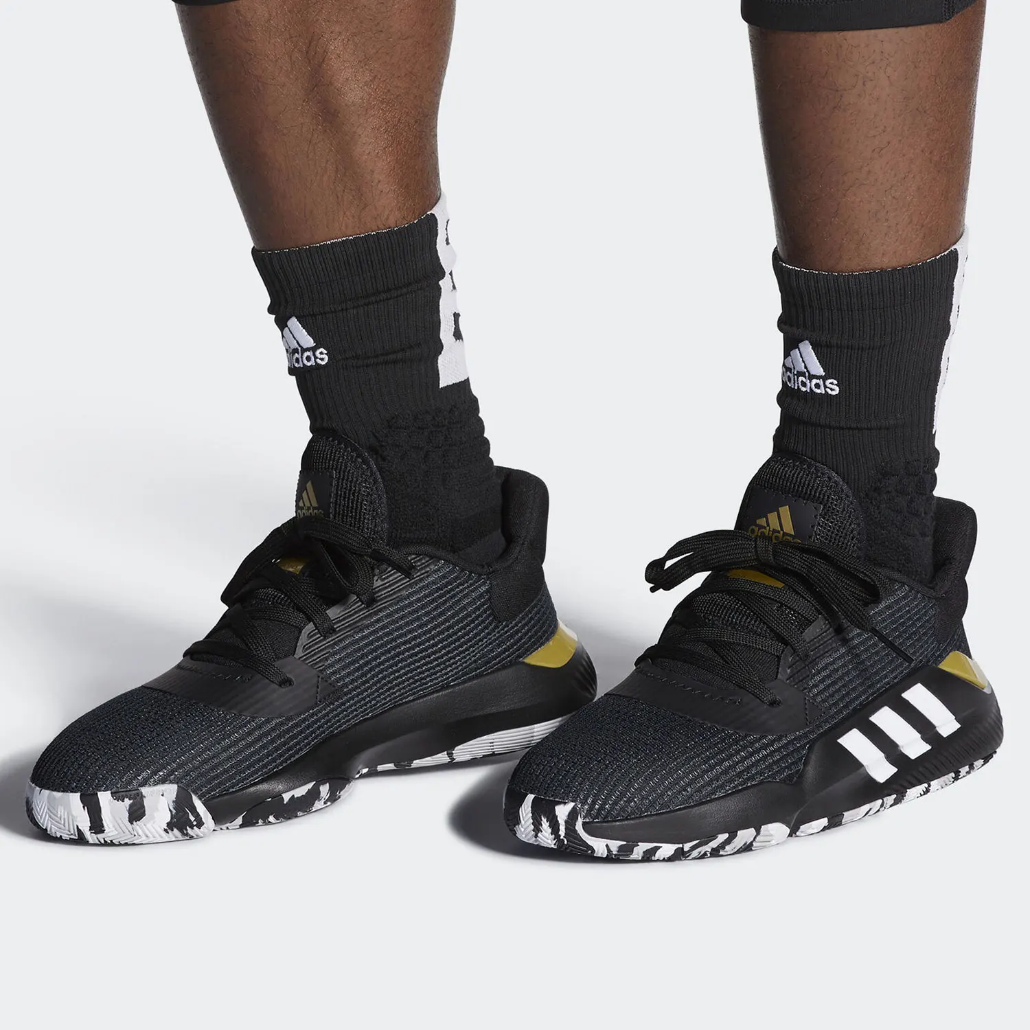 

Оригинальные мужские баскетбольные кроссовки Adidas Pro Bounce с мягкой подкладкой EF0469