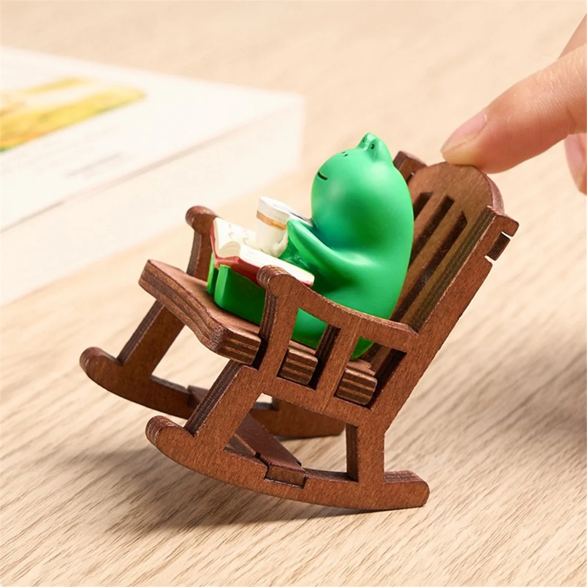 Cartoon Frog Rocking Chair Table Lamp Ornament Miniatures Figurines Cute Ornaments Office Desktop Crafts Home Decor HOT