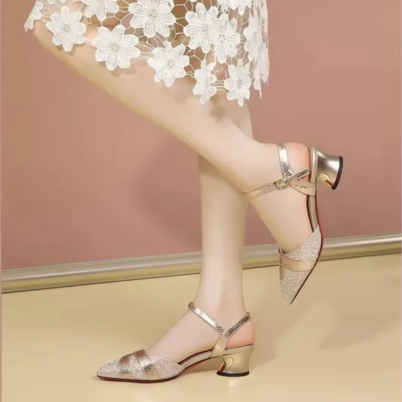2026 Summer New Style Beaded Mid-heel Strappy Fish-Toe Sandal with Clasp