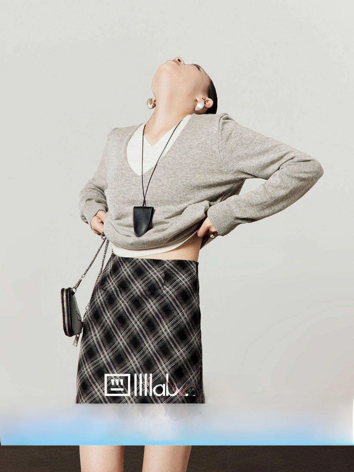 

Loose V-ne Knitwear Women's ey Top Spring 2026 New Color Blo Fake Two-Piece Sle Slimming Lazy Faion Casual Sweater