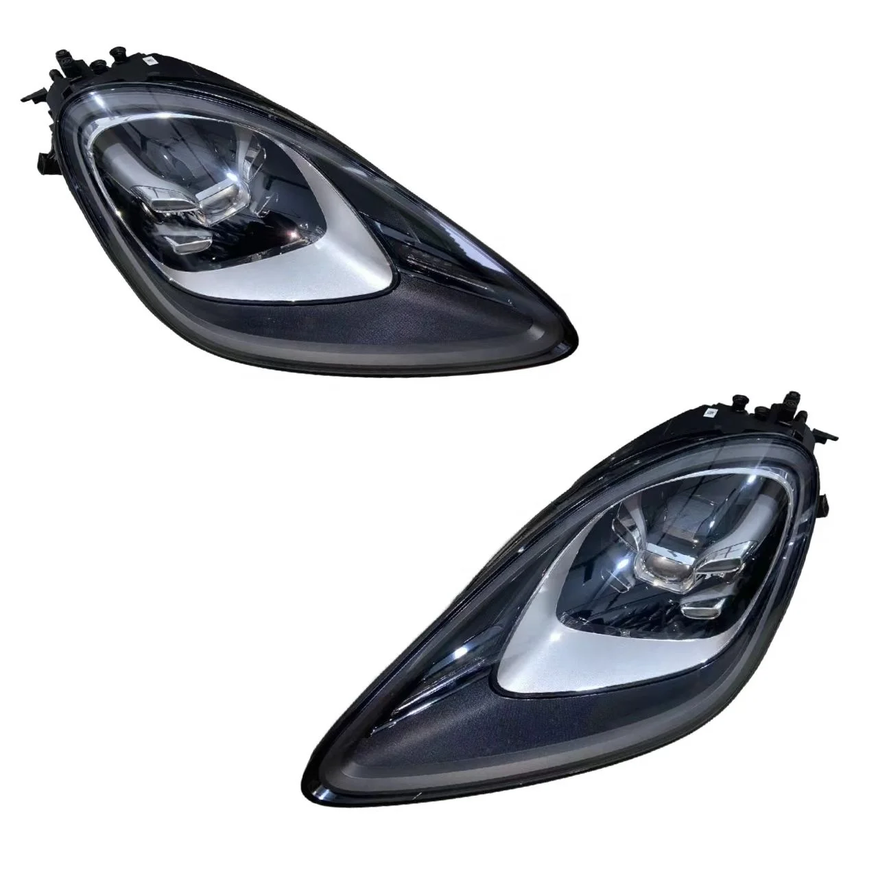 

LED headlights, automotive front bumper lighting system with LED auxiliary lights, white version, for 2018-2023