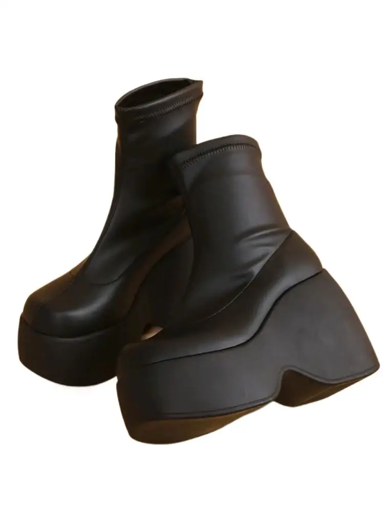 Femmes bottes Style gothique plate-forme femmes bottines de haute qualité marche confortable femme chaussures nouveau Sexy talons hauts dames chaussures