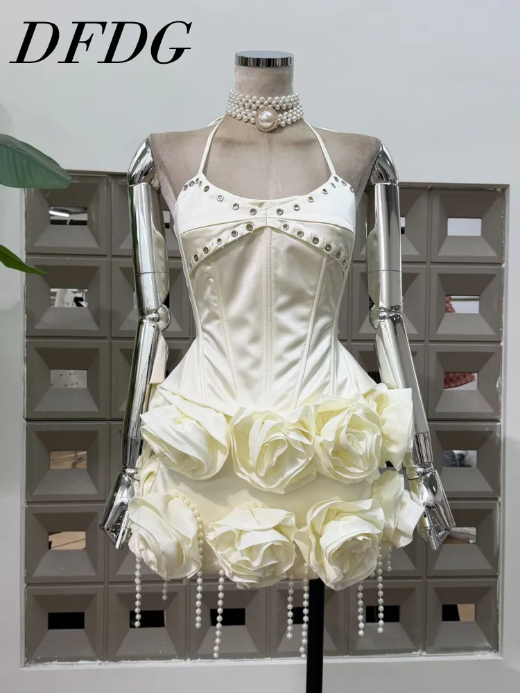 

DFDG 2025 Summer Women’s Minimalist Designer Corset Halter Top With Lace Up Handmade Floral Pearl Fringe Skirt 2 Piece Set