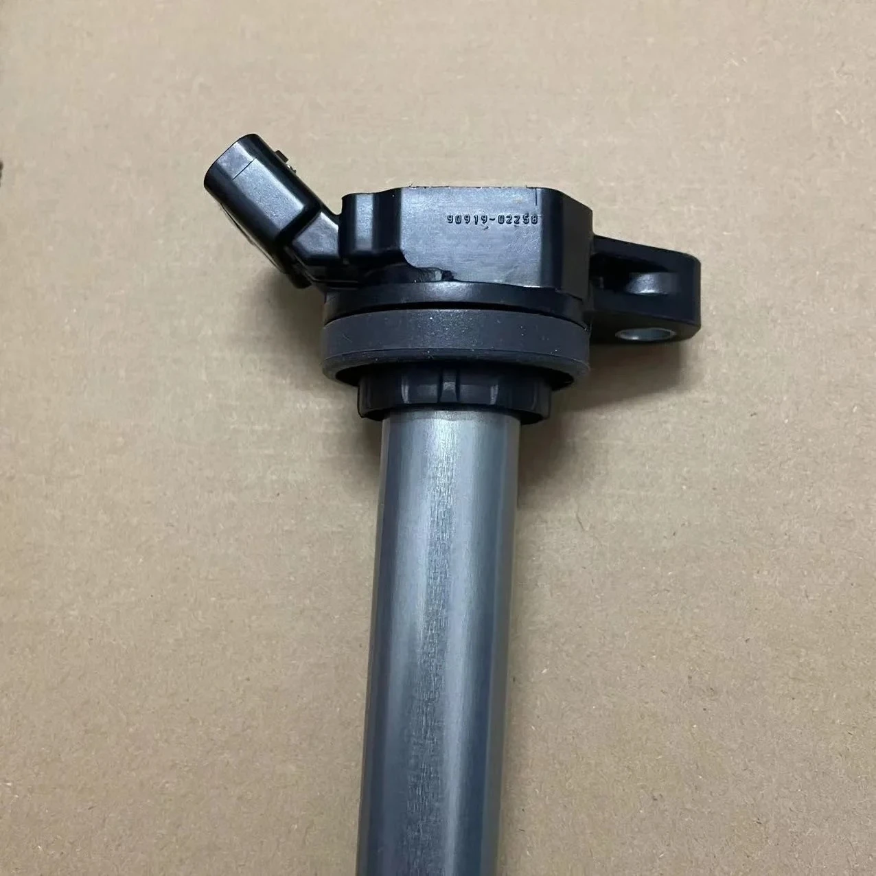 

1x Car Ignition Coil For Toyot-a Corolla- ZRE152 ZRE182R 2ZR-FE Matrix- Prius Scion IM xD 1.8L 9091902258 90919-02258