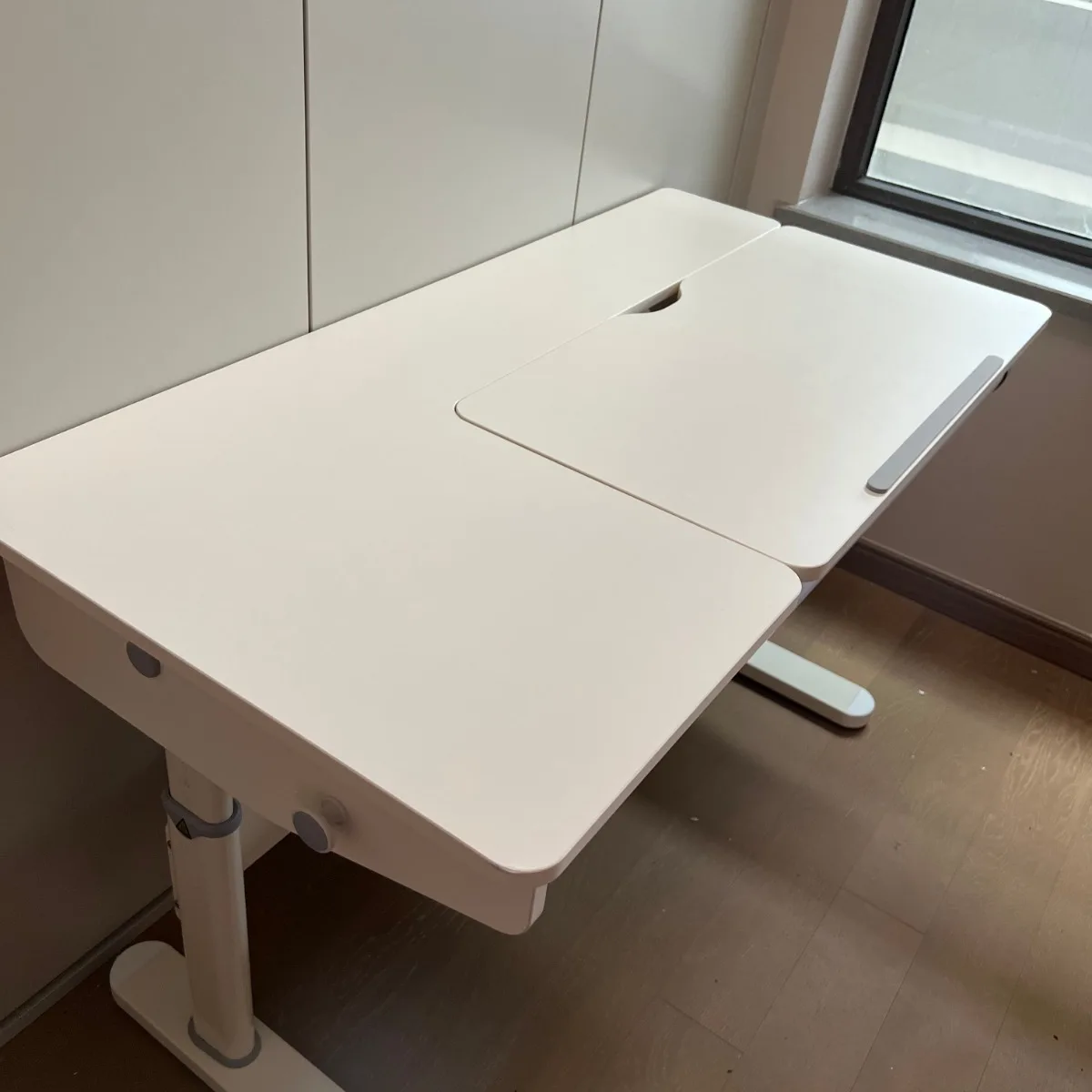 Grande mesa branca de madeira maciça mesa de estudo infantil estudante escrita em casa pode ser levantada e inclinada