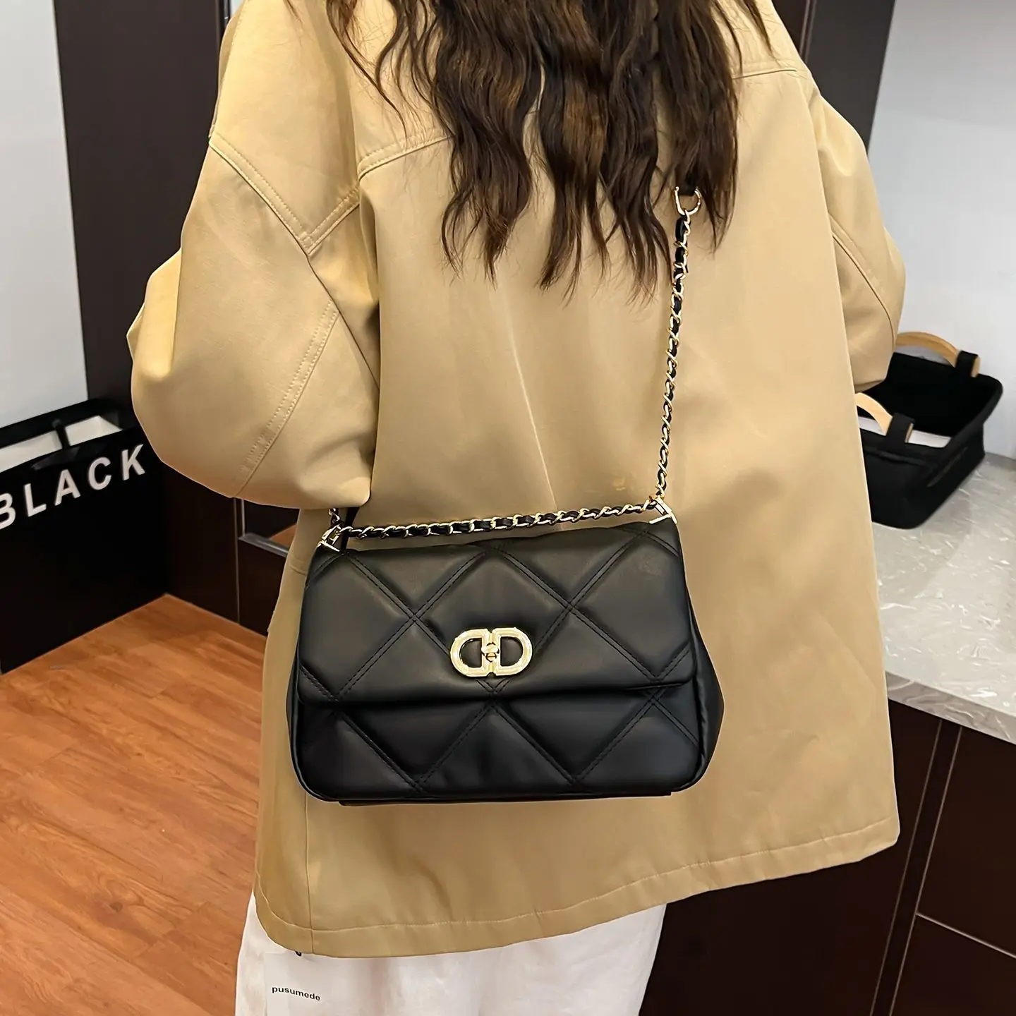 

2025 Autumn Winter Casual Square Bag, Textured Shoulder Purse for Women, Minimalist Crossbody Tote, Fashion Day-to-Night Bag