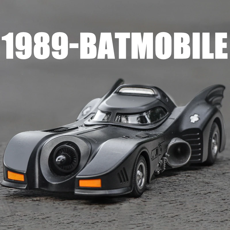 1:24 Batmobile Bat 1989 Alloy Car Diecasts & Toy Vehicles Car Model Sound and Light Pull Back Car Toys For Kids Gifts Ornaments