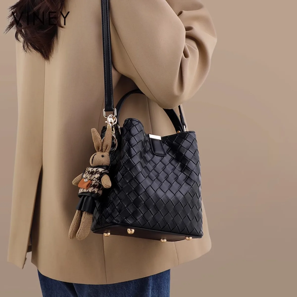 

JIOMAY 2025 New Women's Black PU Woven Bucket Bag Large Capacity Shoulder Tote Stylish Handwoven Crossbody Purse for Daily Use