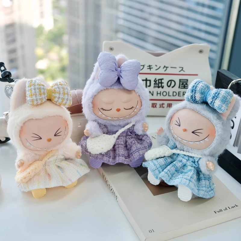 

For Labubu clothes outfit Labubu Sitting Party Bear Label Scarf Hat Bag Dolls Accessories Cute Decoration