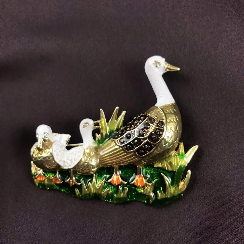 Creative Cute Cartoon Animal Brooch Painting Fun Duck Family For Christmas Party Accessories Gift Jewelry