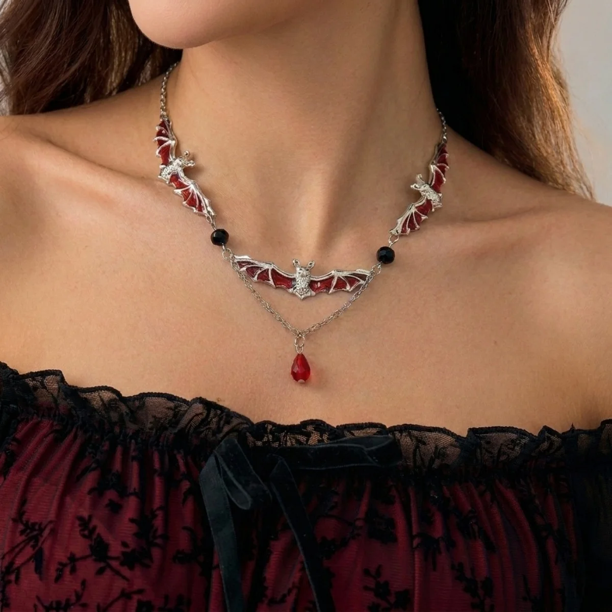 Kreative Gothic-Halskette mit rot-weißem Kristallperlen-Fledermaus-Anhänger für Damen und Herren, Halloween-Punk-Flugfledermaus-Choker, Cosplay-Party-Schmuck – Detail 20