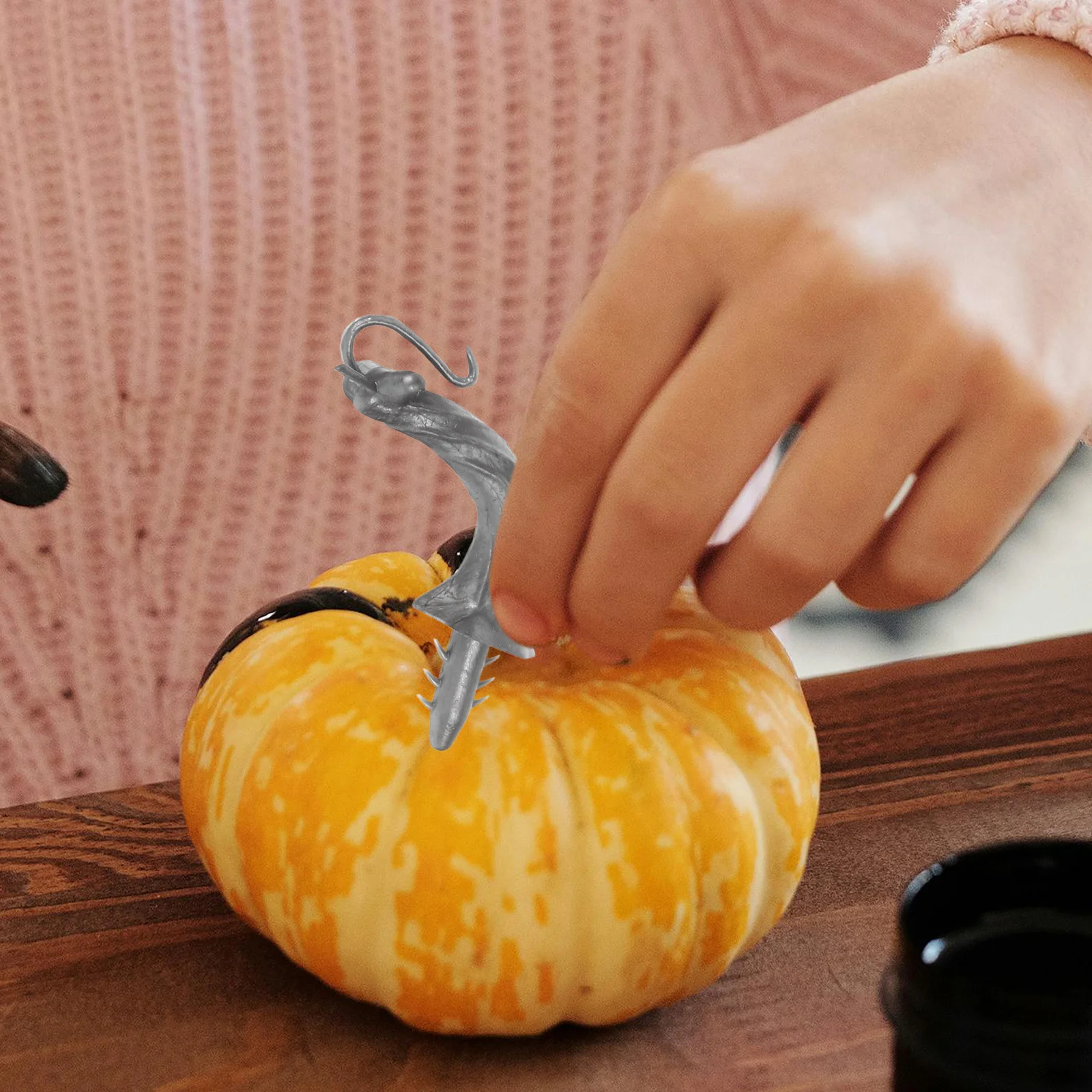

4pcs Pumpkin Stems Decorations Plastic Crafted Thanksgiving Halloween Party DIY nament Fake Stems Tiny Pumpkins