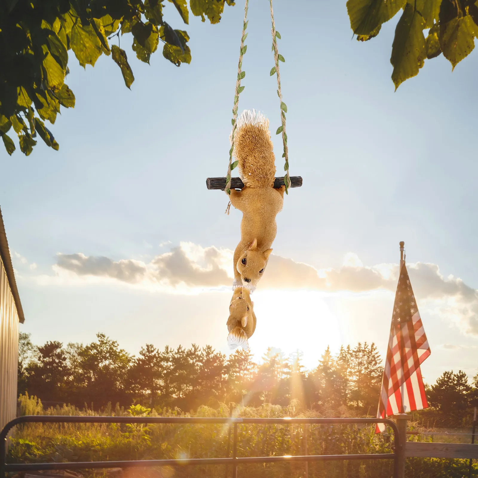 

Подвеска-белка из смолы на льняном шнуре, садовый декор, милое украшение в виде белки, статуэтка для двора, декор для цветочного горшка