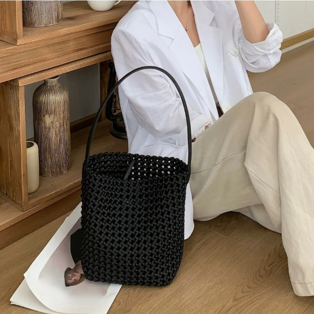 New Women Daily All-match Bucket Exquisite Handbags Hollow Out Minority Braid Casual Shoulder Bags Female Commuter Underarm Bag