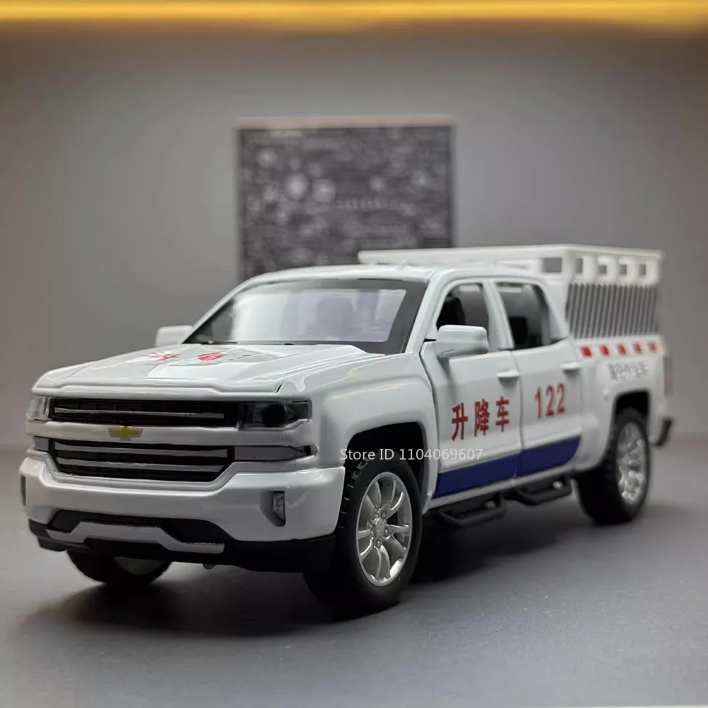 Antiker Maßstab Hubwagen Legierung Druckguss Auto Modell Spielzeug 5 Türen geöffnet zurückziehen Ton Licht Antenne Arbeit LKW Simulation Fahrzeug Geschenk