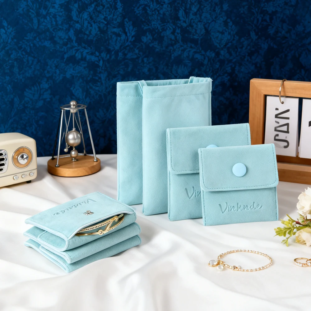 

50 шт./лот, серьги, упаковочные мешочки для ювелирных изделий, бархатный замшевый мешочек с застежкой, индивидуальный логотип 8x8 см, свадебный подарок, ожерелье, браслет, сумка